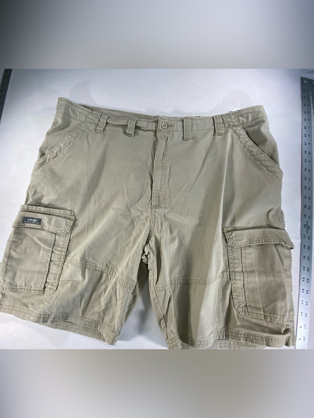 Men’s 44 Big & Tall Wrangler Relaxed Cargo Shorts